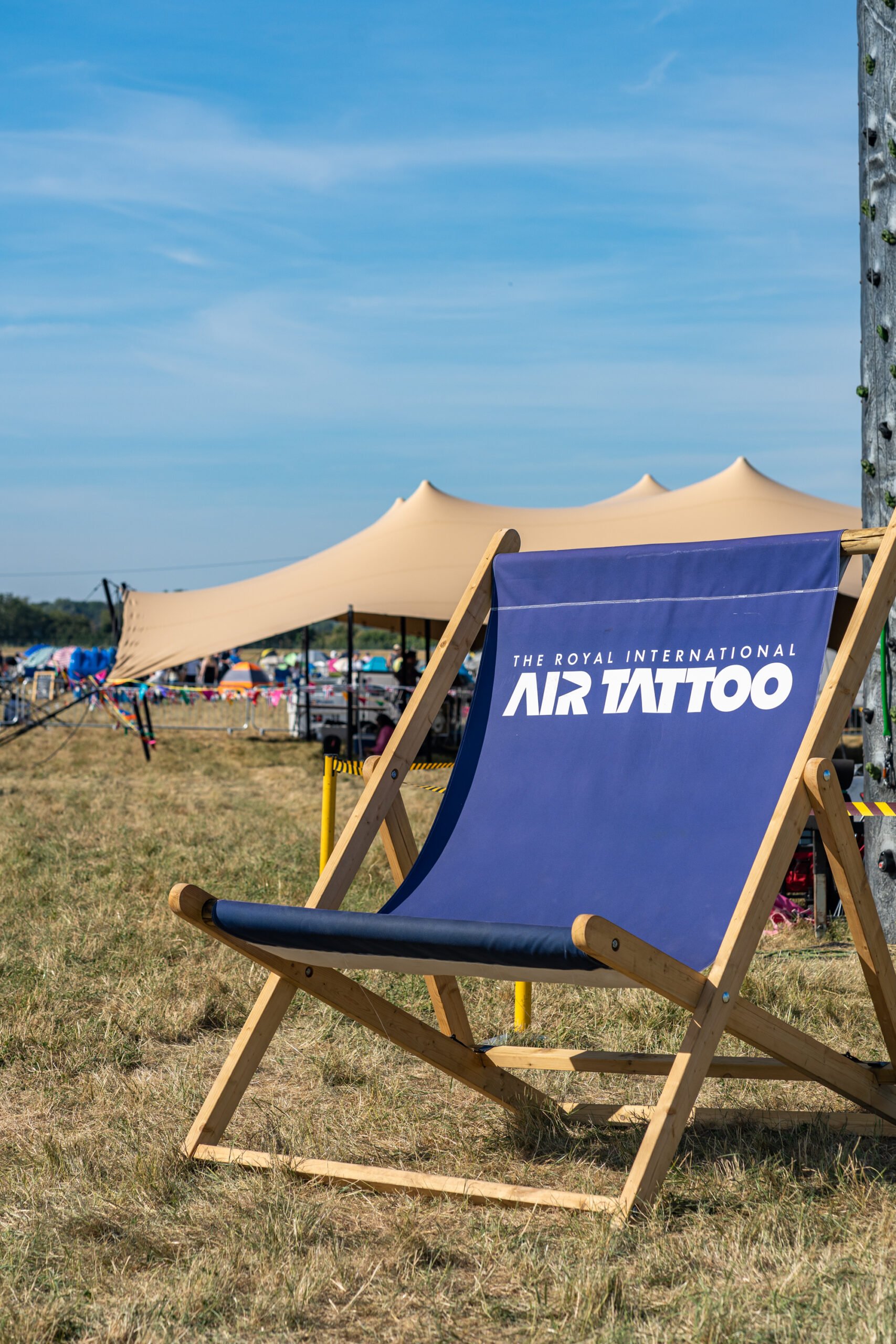 chino stretch tent with seating