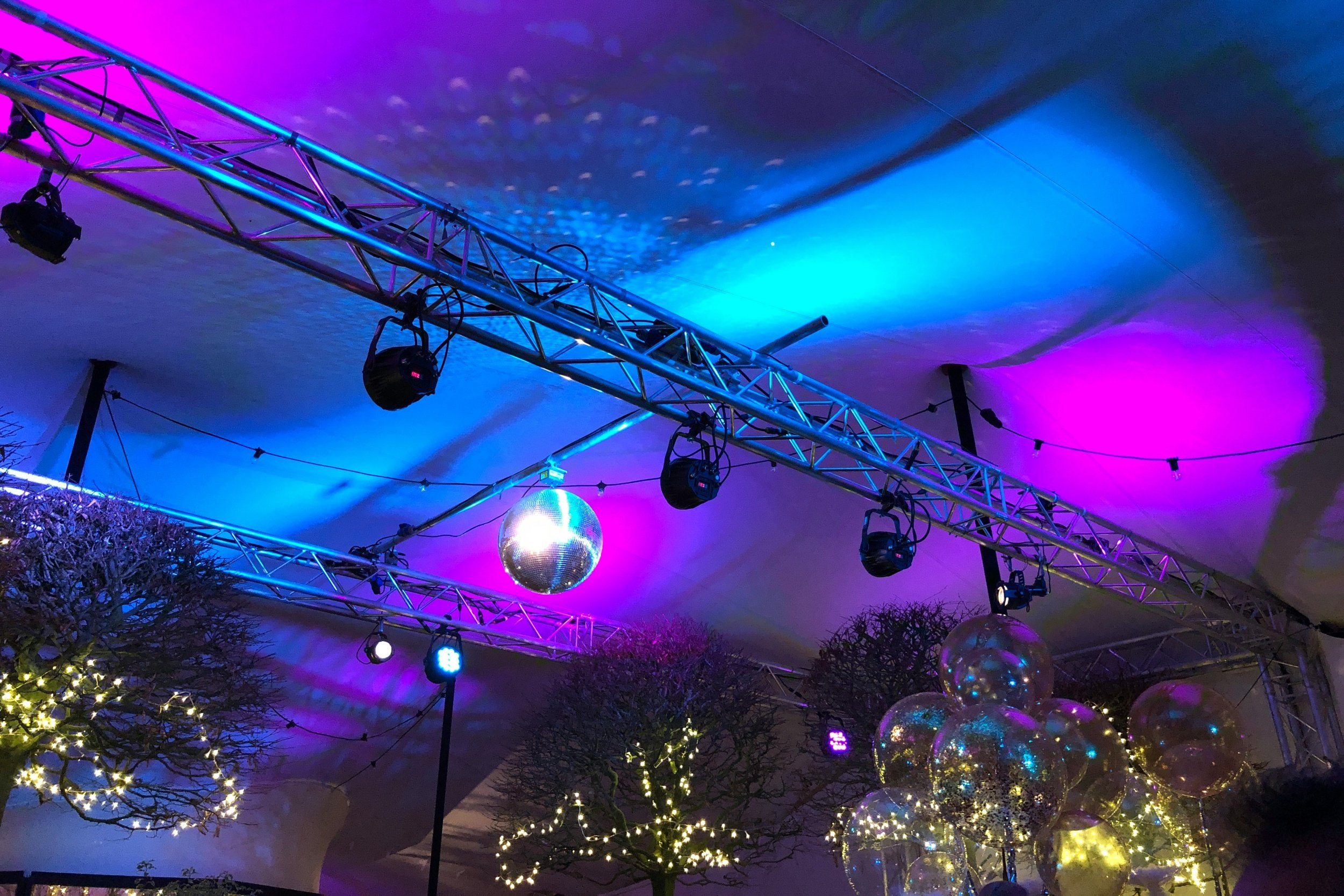 How To Decorate A Marquee For A Party